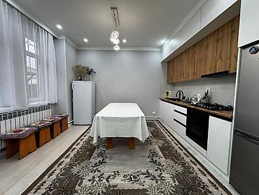 Продажа коттеджей и домов: Продаётся уютный и современный дом в ж/м Ак-Орго! Общая площадь дома — — 5