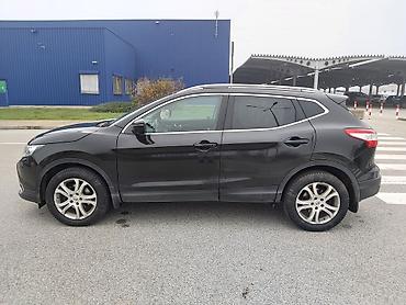 Nissan: Nissan Qashqai – kompaktan SUV, crna boja, 5 vrata. Glavne — 2