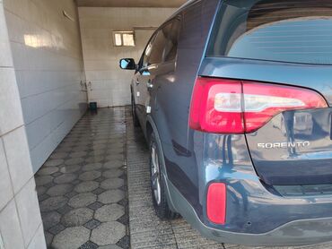 Kia: Kia Sorento (təxminən 2014 restyling) – tünd mavi rəngli, 5 qapılı SUV — 12