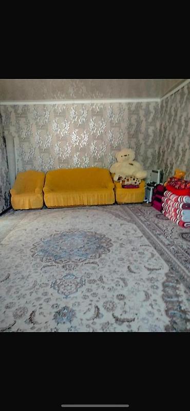 Продажа коттеджей и домов: Продаётся дом с ухоженным двором и удобной планировкой. - Участок — 4