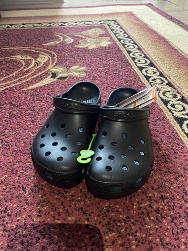 Босоножки, сандалии, шлепанцы: Мужские сандалии, 46, Crocs, Новый, цвет - Черный, Самовывоз, Платная доставка