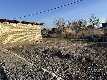 Продажа коттеджей и домов: Продаётся жилой дом с хозпостройками и просторным двором. Находится в — 2