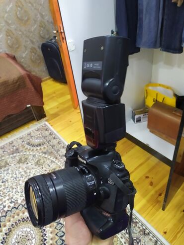 canon 6 d: Çox az išlenib canon 60 D satiši sonu 1000 manatdi isdifade