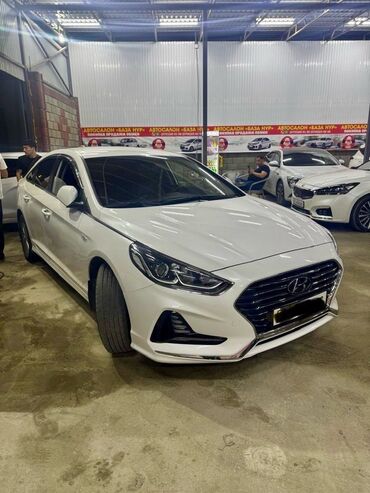 Hyundai Sonata: 2018 г., 2 л, Автоматические, Газ, Седан