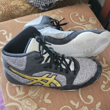 зальники сороконожки: Кроссовки ASICS Snapdown (модель 1081A027) - Спортивная обувь для