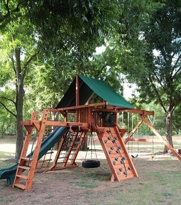 Digər biznes avadanlığı: Yelləncəklər
Ünvan:Qala — 3