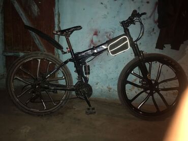 велосипед bonvi: Срочно продаю велосипед размер 26 титановые амантизатор работает цена