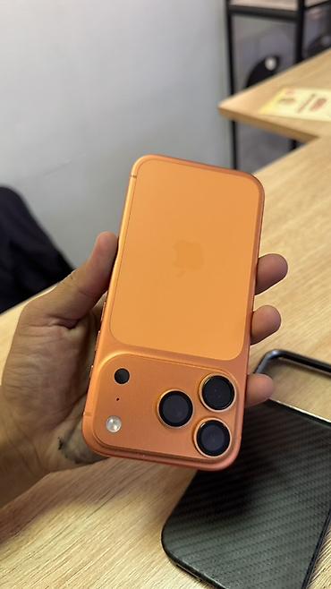 pixel 6: IPhone 17 Pro, Б/у, 256 ГБ, Оранжевый, Чехол, 93 % — 1