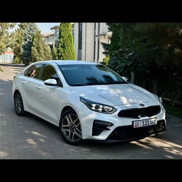 рассрочка продаю: Kia K3: 2019 г., 1.6 л, Вариатор, Бензин, Седан