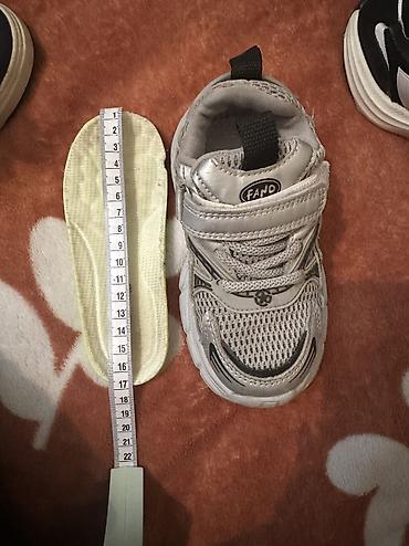 Детская обувь: Продаю кроссовки на мальчика в идеальном состоянии Черные 27р 600 сом — 11