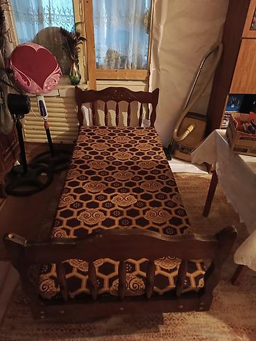Taxta tək nəfərlik çarpayı - Material: bərk taxta karkas, klassik lalafo.az -da Taxta tək nəfərlik çarpayı - Material: bərk taxta karkas, klassik