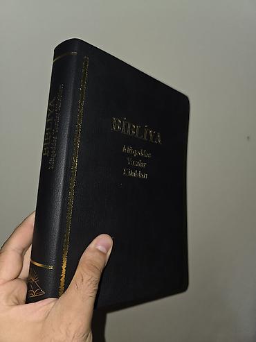 Dini kitablar: Bibliya (Əhdi-cədid və əhdi-ətiq) kitabı — 2