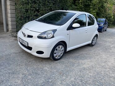 машина тайота марк 2: Toyota Aygo: 2009 г., 0.1 - engine capacity л, Робот, Бензин, Хетчбек