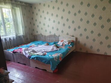 сдаю однокомнатную квартиру долгосрочно: 1 комната, Собственник, Без подселения, С мебелью частично