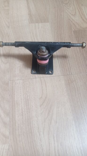 Şahmatlar: Skate tek trucki 139mm size. 7.5-8.0 arasi dekler ucun uygundur real
