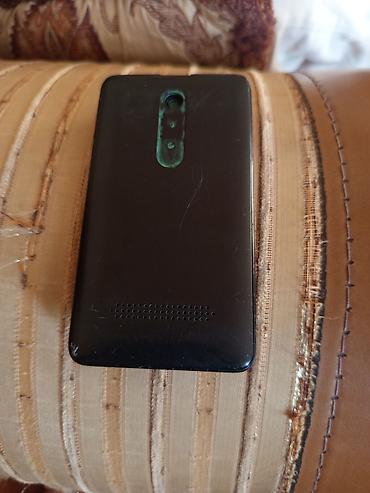 antik kamera: QWERTY klaviaturalı düyməli mobil telefon - Tam klaviatura: fiziki — 1