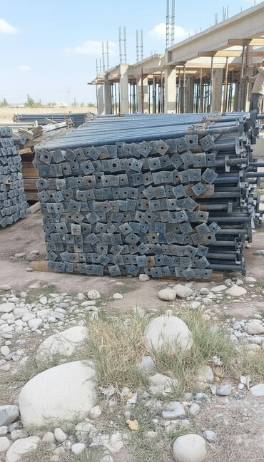 Аренда инструментов: Сдаю в аренду монолитные телескопические стойки — 1