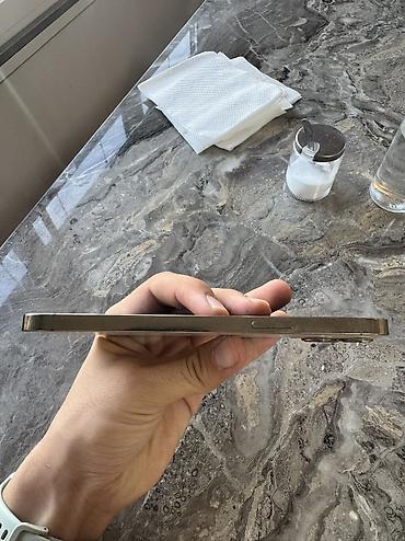 aphone 14: IPhone 12 Pro Max, Б/у, 256 ГБ, Matte Gold, Чехол, Кабель, 76 % — 6