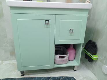 Hamam üçün aksessuarlar: Məhsul: Hamam üçün müasir mebel və aksesuarlar dəsti Təsvir: - Divara — 24