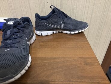 Кроссовки и спортивная обувь: Б/у отдам хорошо — 9