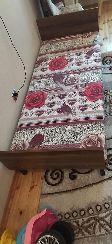 Çarpayılar: Iwlenmiw tek neferlik carpayi.Yaxwi veziyetde — 1