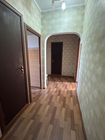 Батирлерди узак мөөнөткө ижарага берүү: 2 бөлмө, Менчик ээси, Чогуу жашоосу жок, Жарым -жартылай эмереги бар