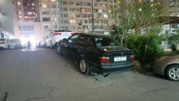 BMW: BMW 3 series: 1.8 l | 1996 il Sedan — 11