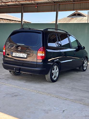 zafira: Opel Zafira: 1.8 l | 2004 il 350000 km Van/Minivan — 2