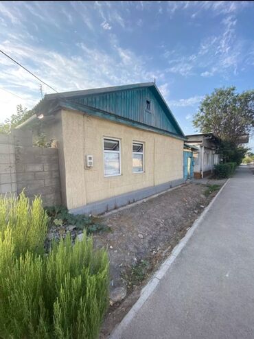 двух этажный: Дом, 100 м², 5 комнат