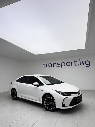Toyota Corolla: 2019 г., 1.8 л, Вариатор, Гибрид, Седан