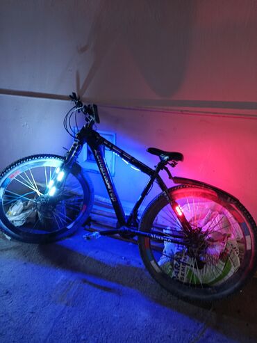 velosiped 16 liq: Dağ tipli velosiped – LED işıqlandırma ilə - Geniş protektorlu 29"