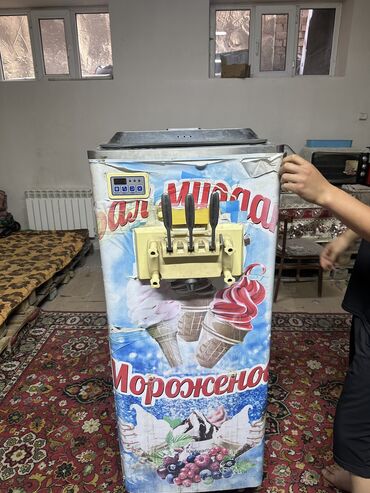 аппараты для мороженое: Продаю фризер: Аппарат для мороженного! Состояние хорошее! Мороженные