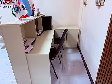 plazada ofis icare: 🏢 RESEPSİON MASASI SATILIR! 💰 Qiymət: 300 AZN ✨ Səliqəli və müasir — 2