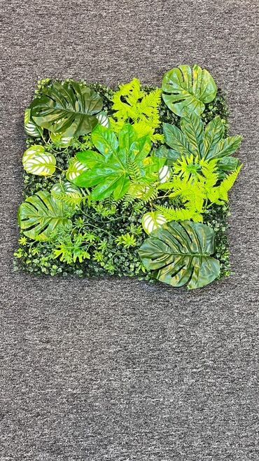 Süni güllər: Süni yaşıl divar paneli müxtəlif yaşıl yarpaqların və qırmızı — 18