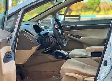 masin kreditle: Honda Civic Hybrid sedan - Kuzov: 4 qapılı sedan, açıq mavi rəng - — 7