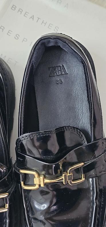 Женская обувь: ZARA qadın loaferləri - Model: klassik loafer - Rəng: parlaq qara — 2