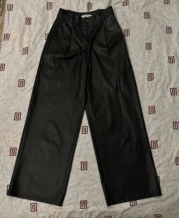 черные женские брюки: Брюки M (EU 38), цвет - Черный