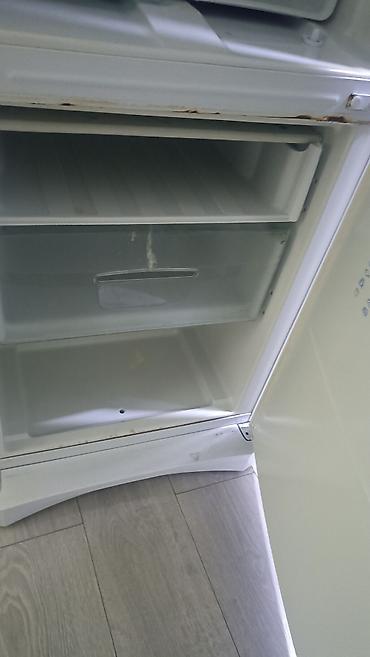 Холодильник Indesit, Б/у, Двухкамерный, De frost (капельный), 60 * 170 * 60