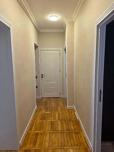 1 otaql: Nerimanov rayonu Tehsil Nazirliyinin yaninda 5mertebeli binanin 5ci — 5