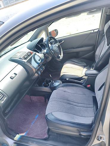 bud e9: Honda Fit: 2002 г., 1.5 л, Вариатор, Бензин, Хэтчбэк — 4