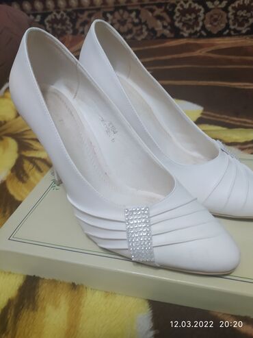белые туфли для свадьбы: Туфли 37