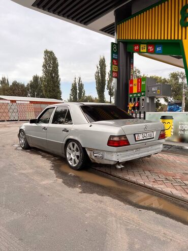 с мерс: Mercedes-Benz E 320: 1994 г., 3.2 л, Автомат, Газ, Седан