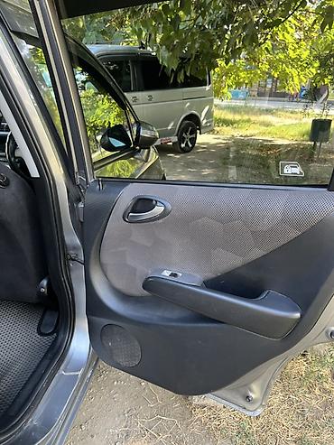 фит кузовные: Honda Fit: 2005 г., 1.5 л, Вариатор, Бензин, Хэтчбэк — 8