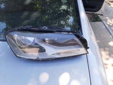 mini klima za auto: Prednje svetlo za vozilo marke Volkswagen, model Polo. Dizajnirano za