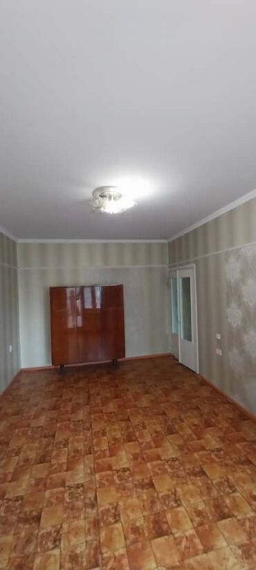 горького дом: 1 комната, 36 м², 106 серия, 2 этаж, Старый ремонт