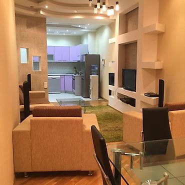 kiraye menzil: İcarəyə verilir 2 otaqlı yeni tikili 66 m², 28 May m. 1 000 AZN/ay 2 — 4