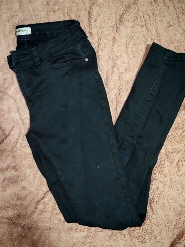 Farmerke: Ženske farmerke – nekoliko para Cena za dva para koju imaju ostecenja — 25