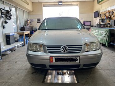 Volkswagen: Volkswagen Jetta: 2003 г., 2 л, Автомат, Бензин, Седан
