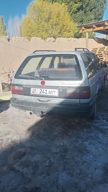 купить кожаные сиденья для авто бу: Volkswagen Passat Variant: 1990 г., 1.9 л, Механика, Дизель, Универсал