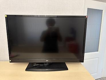Телевизор HKC, диагональ около 32" Классическая LED-панель с глянцевым